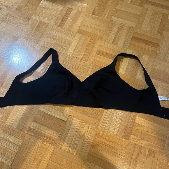 Low support black lulu lemon bra - Picture 1 of 3